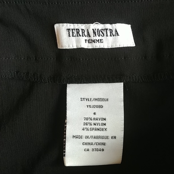 Black mini skirt - Picture 4 of 4